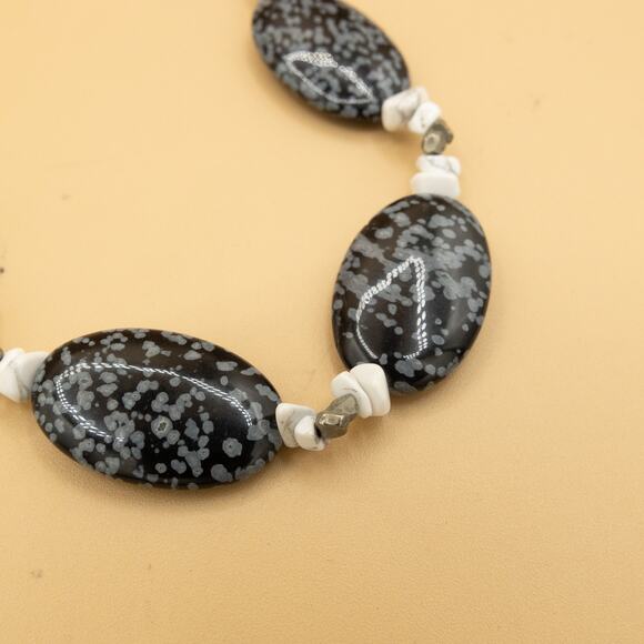 Adjustable Gray Black White Stone Chunky Necklace - Picture 3 of 9